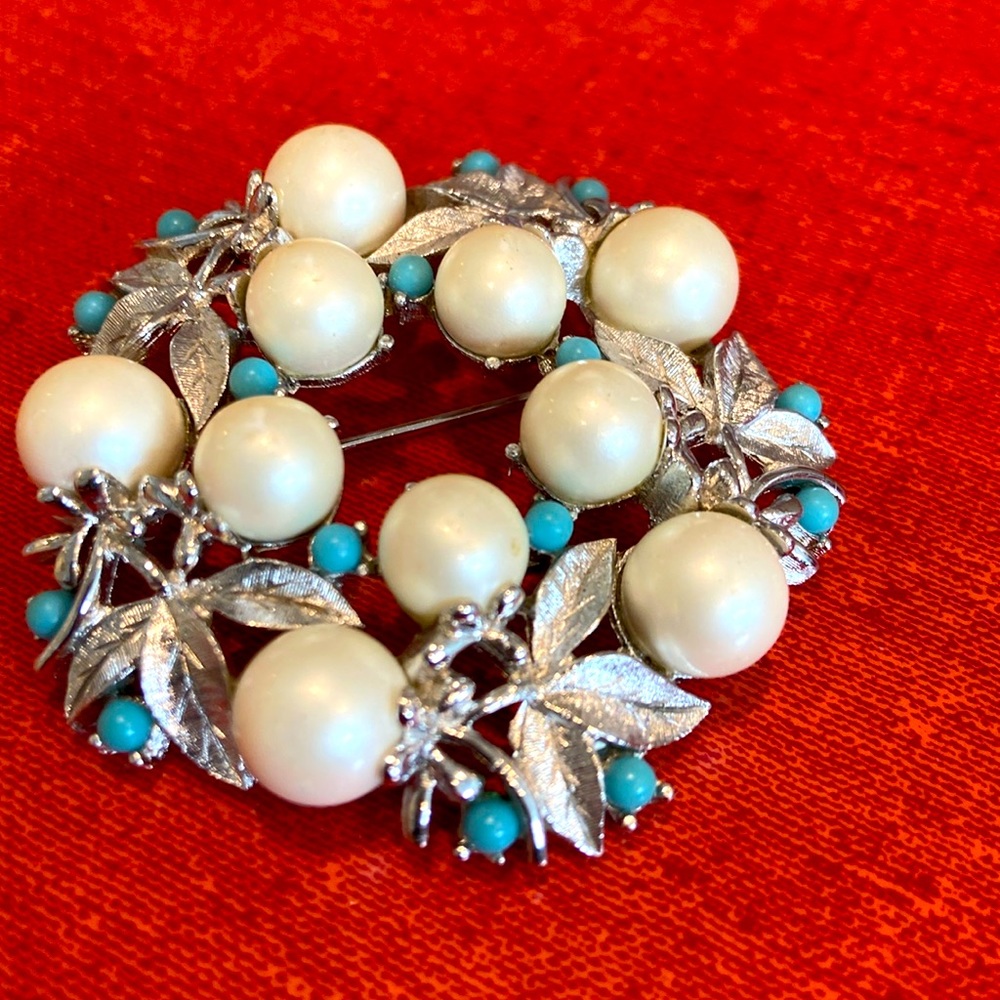 Sarah Coventry Brooch